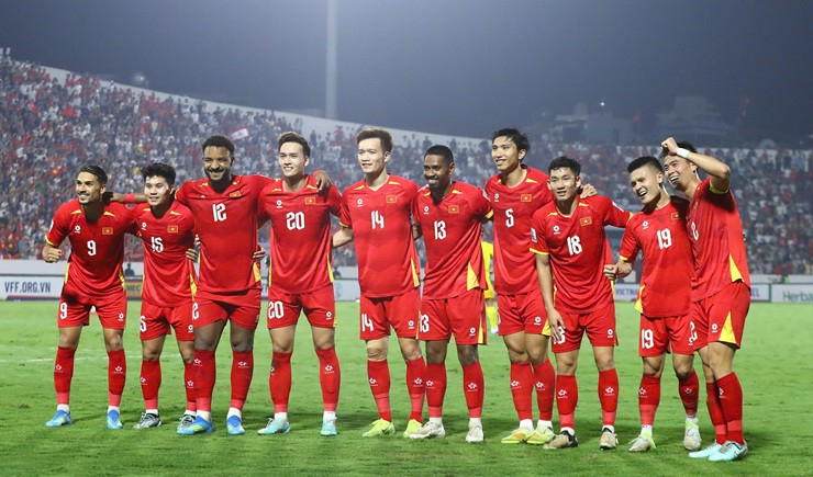 ‘김상식호’ 베트남 남자 축구 대표팀, FIFA 랭킹 10계단 상승…다시 세계 100위권 진입